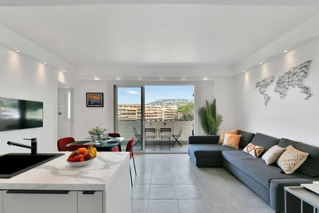 Croisette Beach - Modern 2 Bdrs Best Location! location
