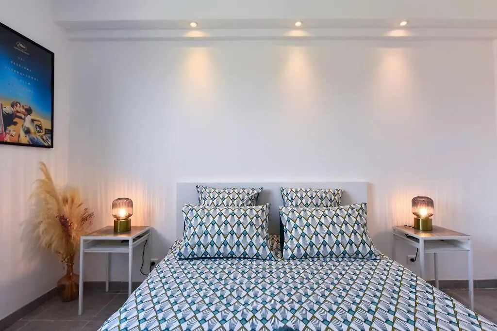Croisette Beach - Modern 2 Bdrs Best Location! Cannes Apartment